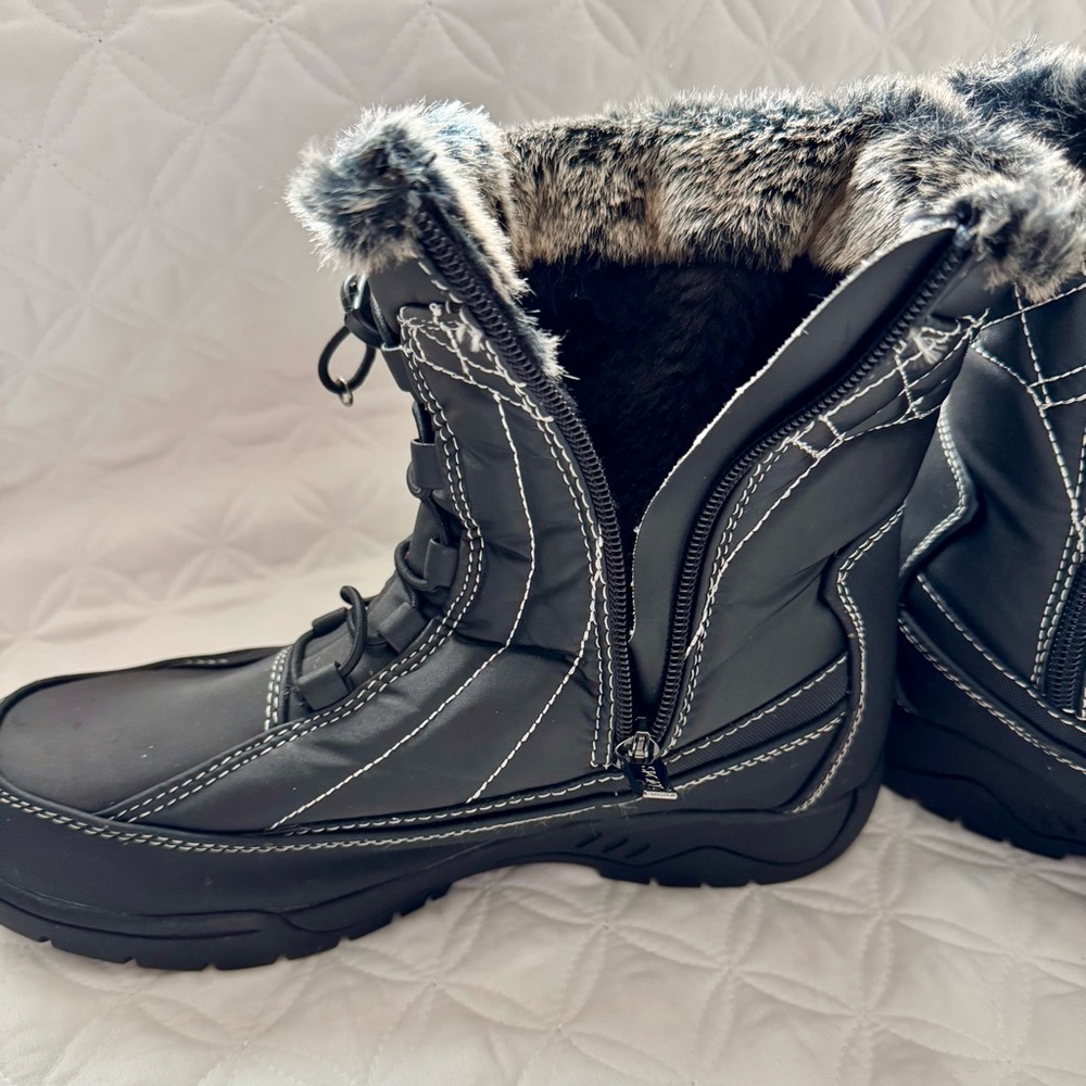 Sporto Black Winter Zip-Up/Toggle Boots with Gray Faux Fur Trim Size 8 - Picture 4 of 13